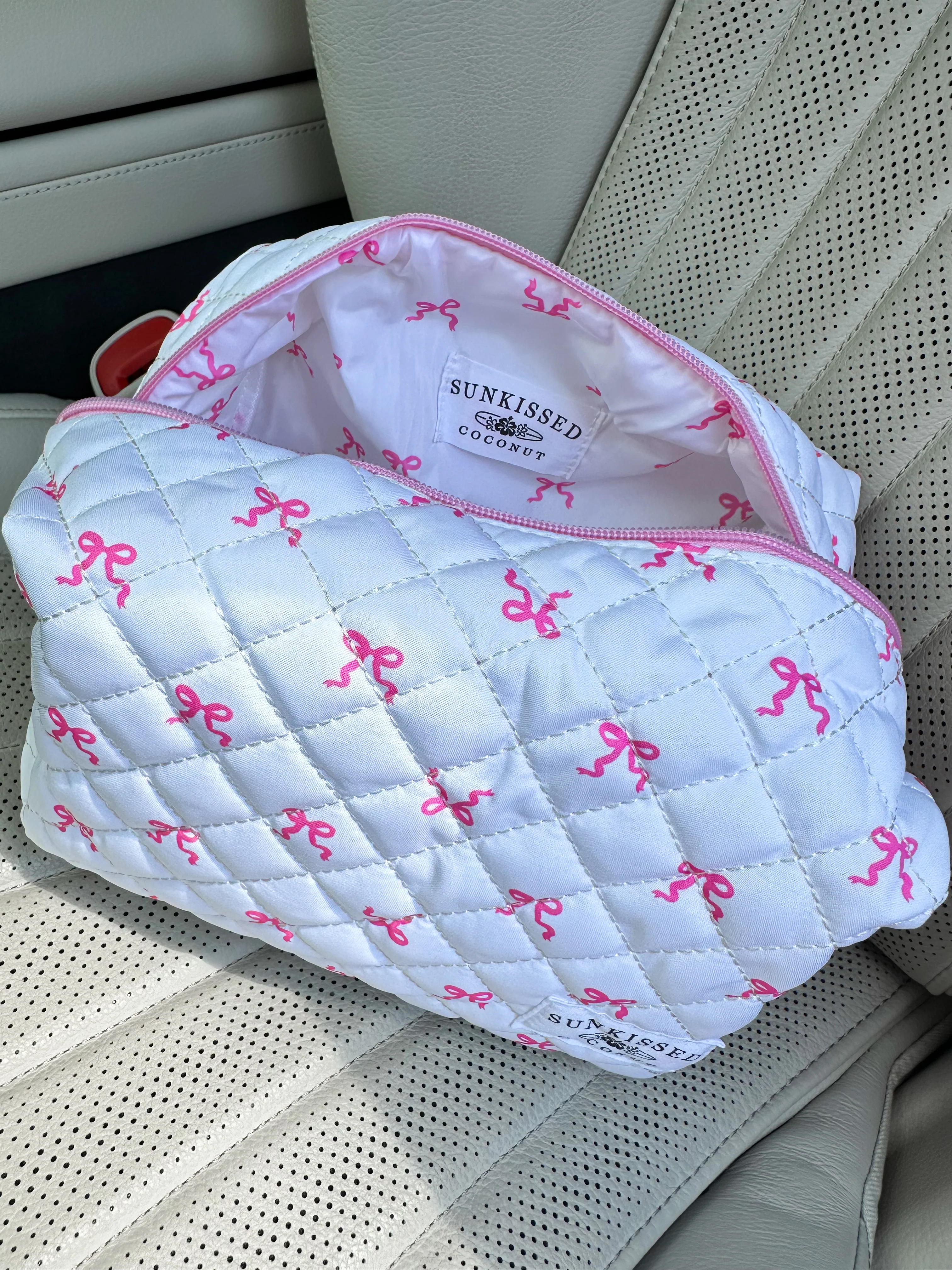 Large Coquette Ribbon Bow Handmade Travel Bag - Image 4