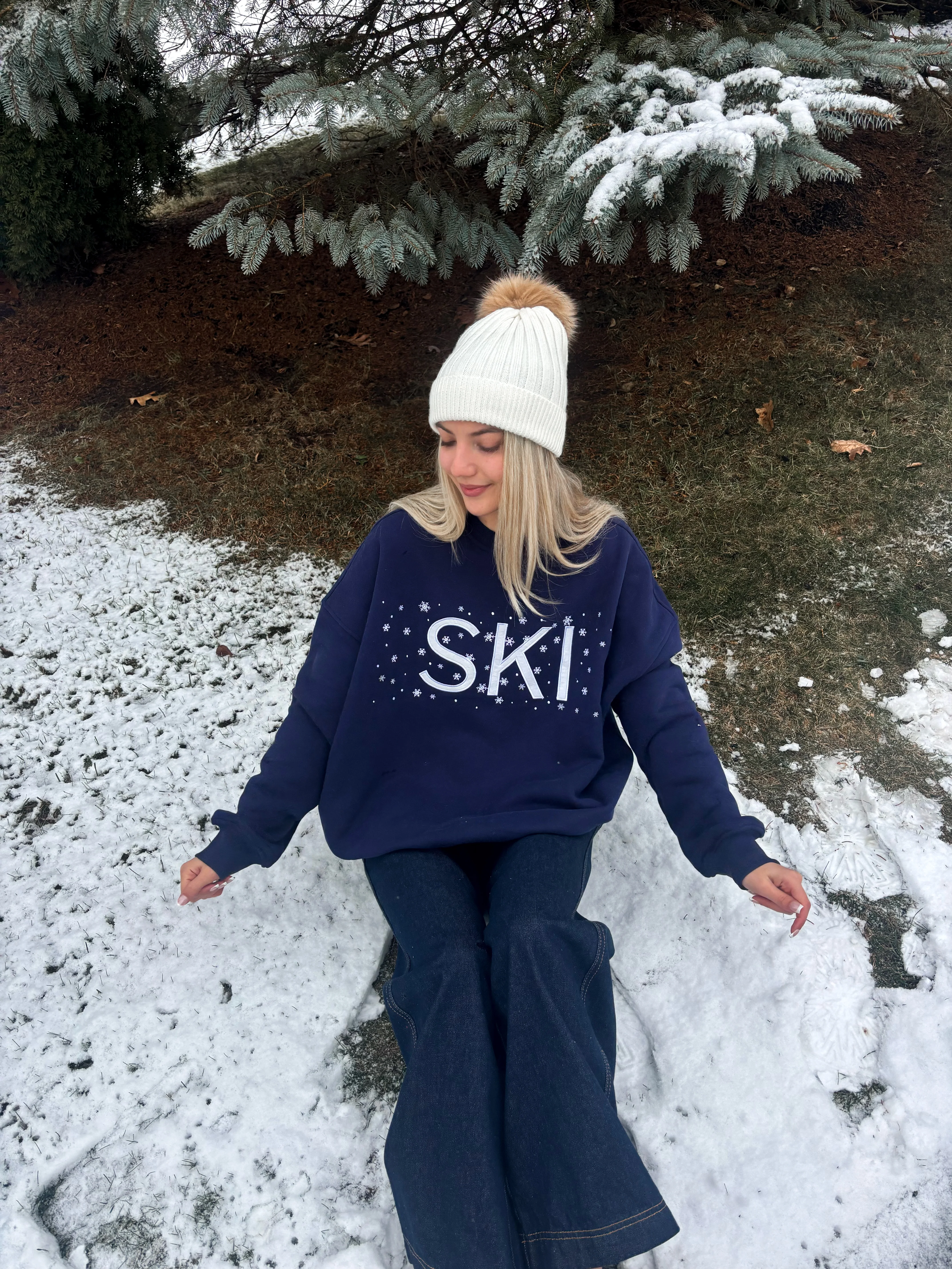 Ski Snowflake Embroider Sweatshirt - Image 10