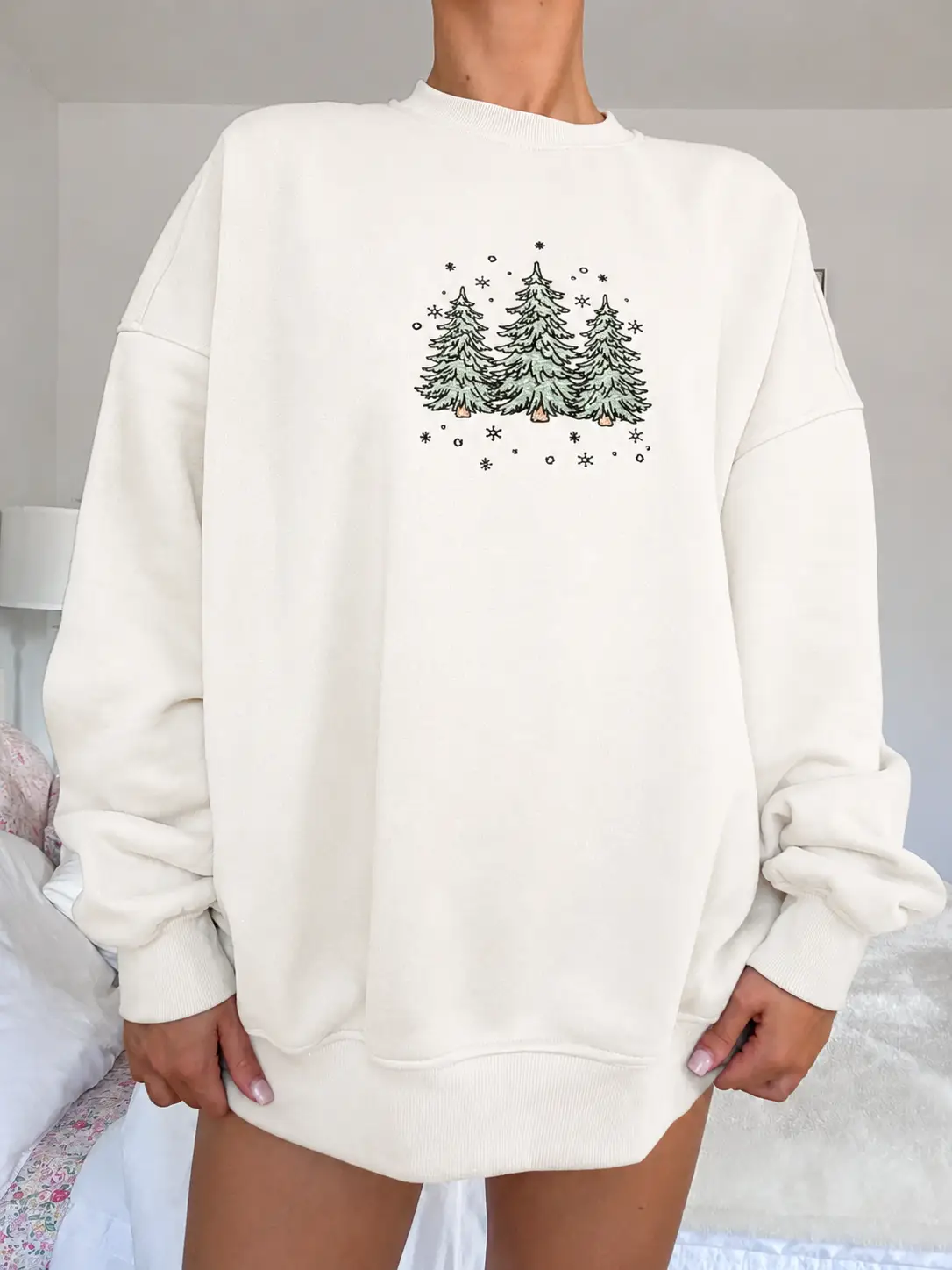 Sparkling Christmas Tree Embroidered Crewneck Sweatshirts - Image 12