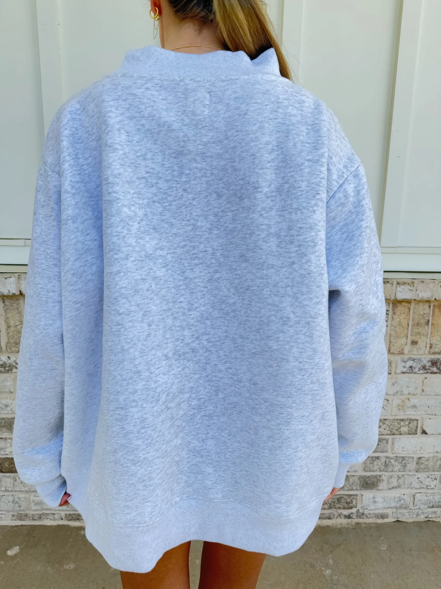 Pearl Grey Old Fashion Teddy Bear Golf Embroider Mockneck Sweatshirt - Image 10